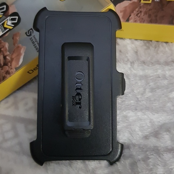 Otter Box rugged protection outer case with clip - Picture 3 of 4